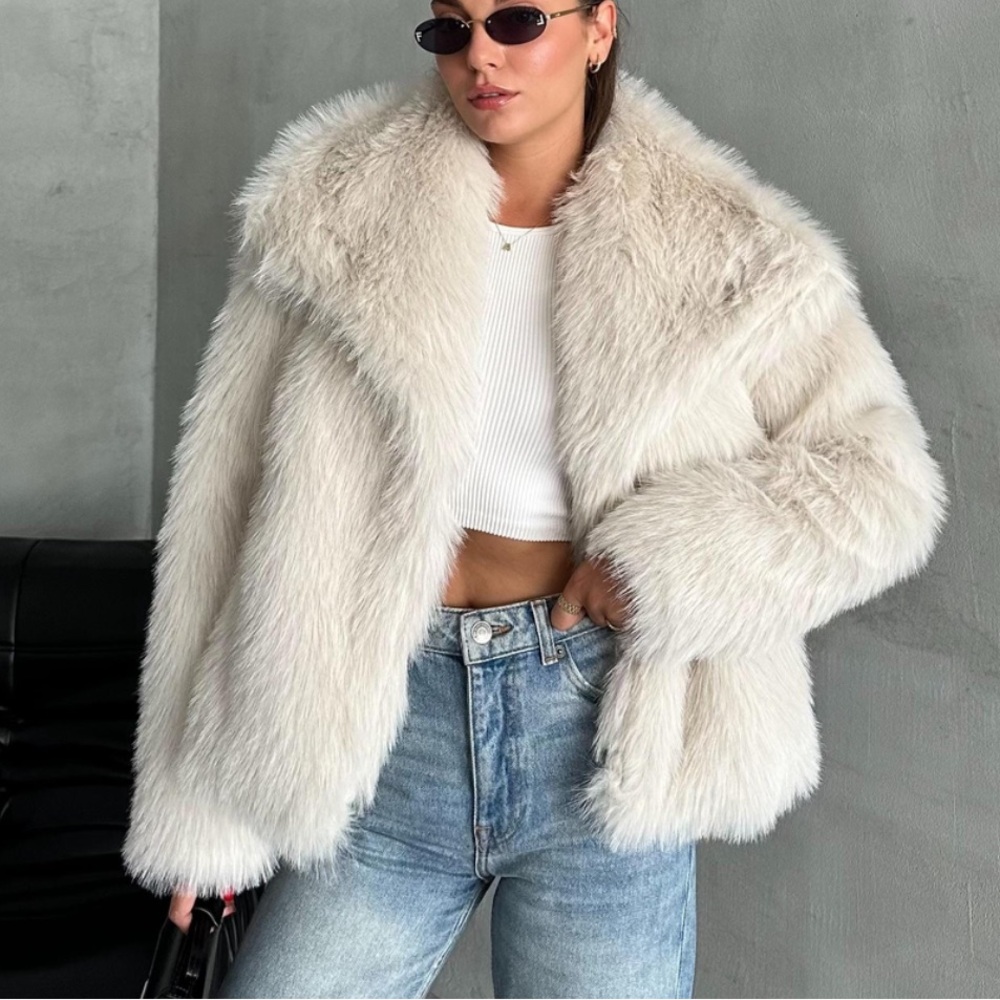 ShopEvelynne Plush Cream Faux Fur Jacket